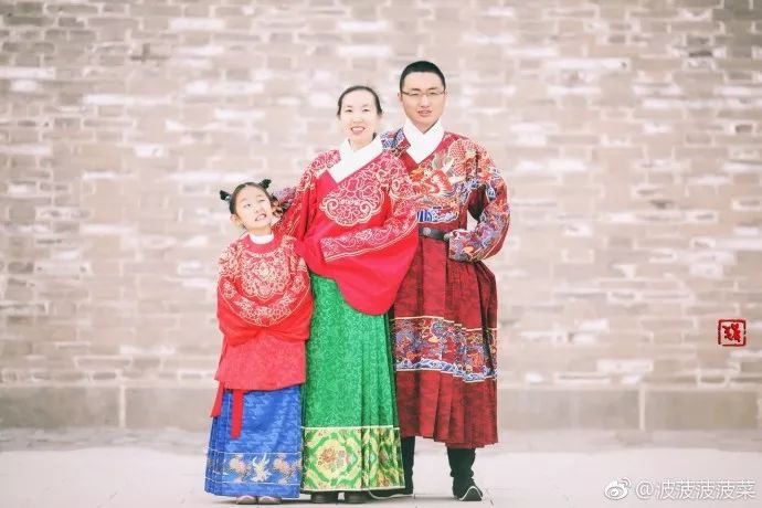 感金石，回天地。
