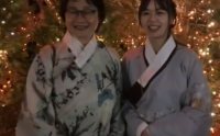 东京塔除夕夜点亮中国红,汉服美女:在中国节日穿汉服很骄傲