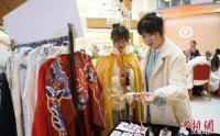 近千人“邂逅”沈阳汉服节 年轻人成“汉服热”主体