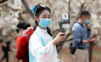 口罩难掩“汉服热”