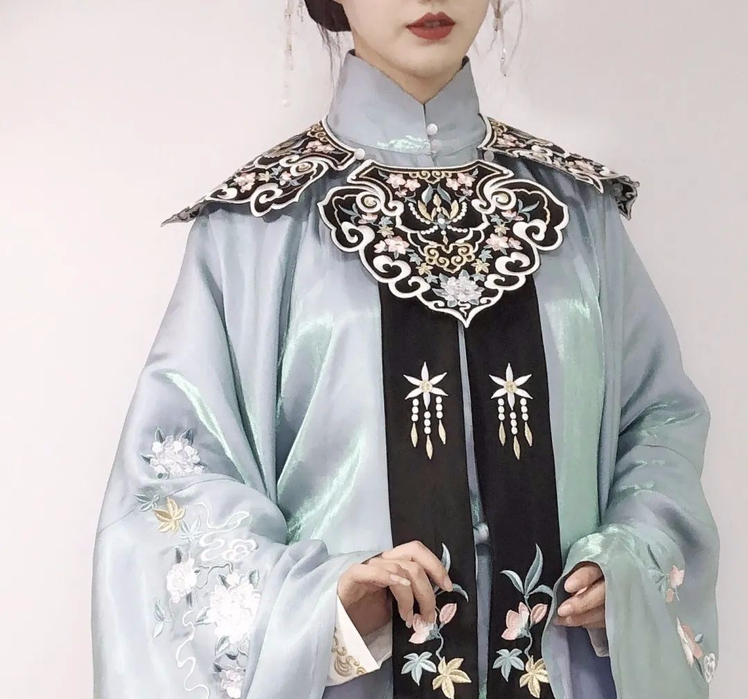 走进配饰之云肩 中国传统服饰之美 简介 爱汉服