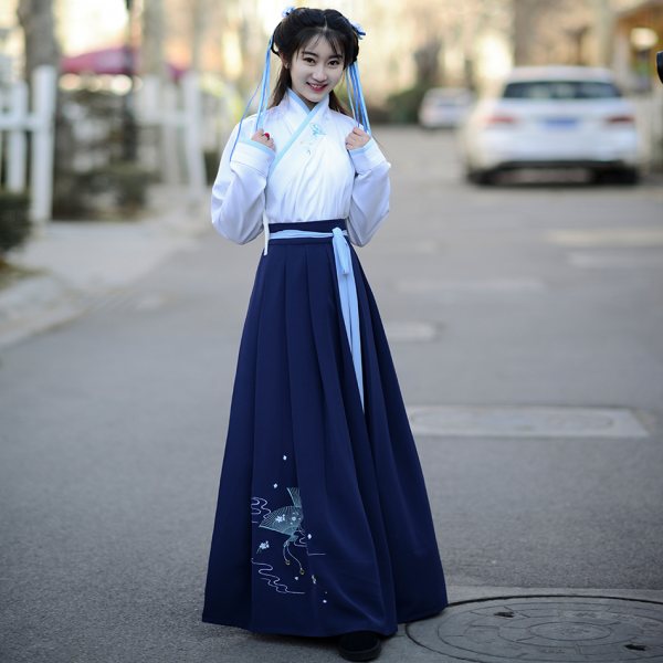 如梦霓裳汉服女襦裙半臂交领齐腰桃花扇中国风清新学生冬季日常款