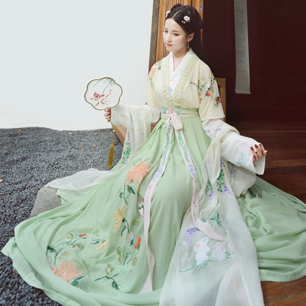 衔泥小筑锦绣年华汉服女装对襟半臂浅交领上衣一片式齐腰襦裙春华