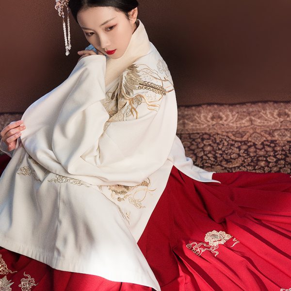 重回汉唐精工汉服女长袄马面裙飞鸿凌月明制交领原创传统礼服秋冬