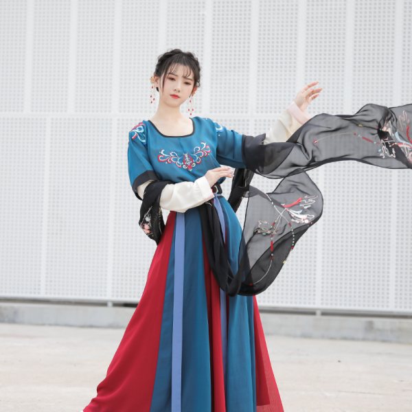 【卿玉堂】梨花渡原创古中国风汉服女坦领半臂一片式齐腰襦裙套装
