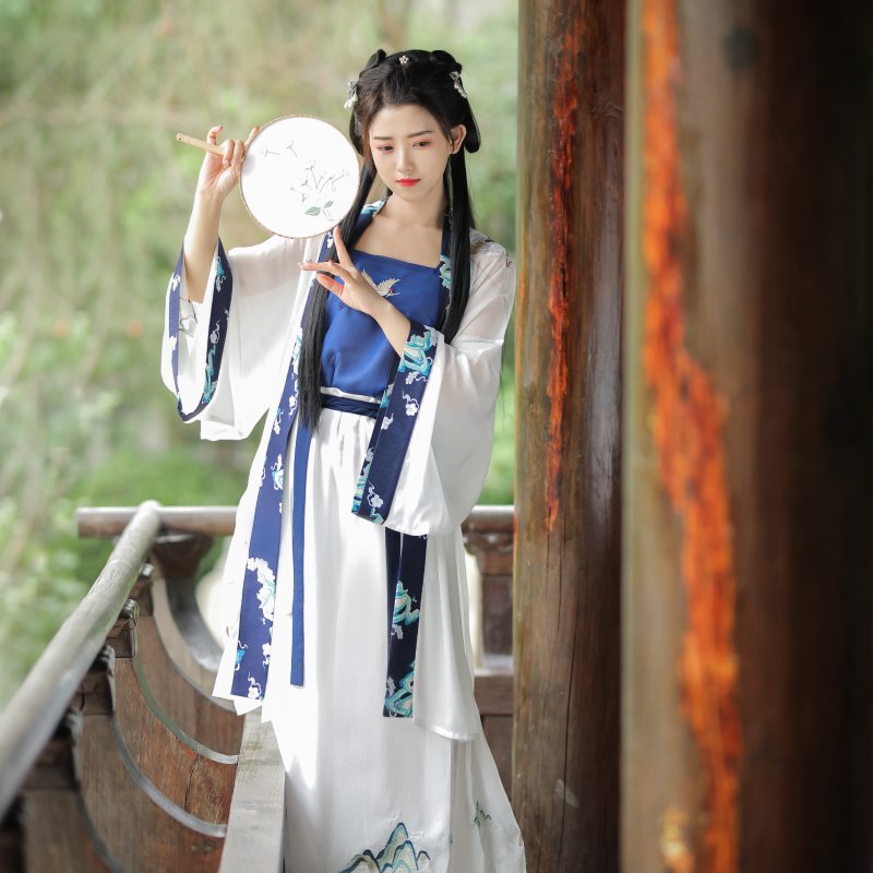 王一博生日发了攀冰视频