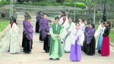 重视重阳节 马来西亚50名男女穿汉服登高庆祝