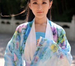 汉服两线发展明后年或可引爆潮流