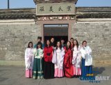 穿汉服习汉礼 浙江<font color=red>宁波</font>海外留学生体验传统文化