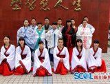 开学季：师生穿汉服、 跳汉舞