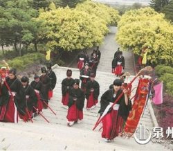 晋江民众着汉服行周礼 祭祀民族英雄俞大猷