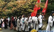 清明节中南大学师生聚岳麓山着汉服祭英烈