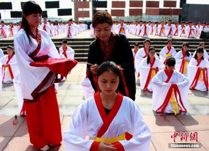 湖南洪江:"上巳节"千名少女穿汉服参加成人礼-图片5
