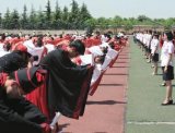 600名学生身着华美汉服在铜川市一中举行成人礼