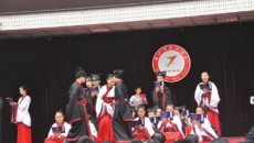 内江七中举办校园艺术节 学生穿汉服朗诵《弟子规》