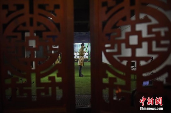 山西太原民众身着汉服“射五毒”求好运-图片3