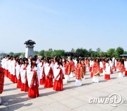 百名香港大学生西安穿汉服习礼仪 感受传统文化