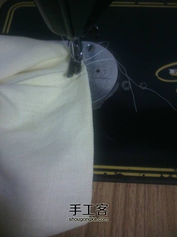 缝制接袖，来去缝……一定要记得对齐线迹