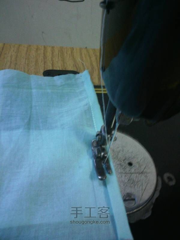 处理袖口，卷卷卷