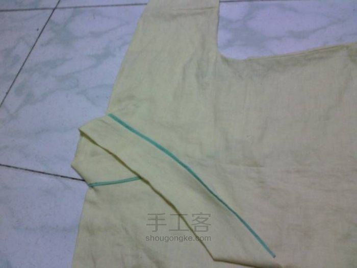 领口……最后上系带神马的结尾就可以完成啦