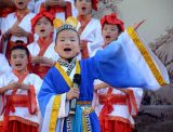小学生身着汉服诵读展国学风采