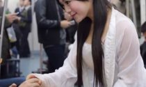  长沙地铁二号线惊现民国汉服美女