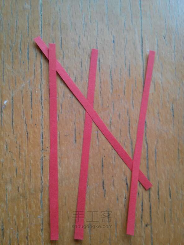 剪几条这样的纸(贴领用)