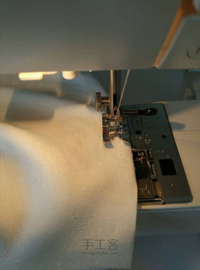 处理中缝，我没有剪开，直接压线。
