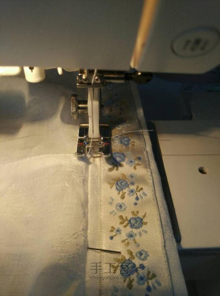 正面压线，一样，从中间缝