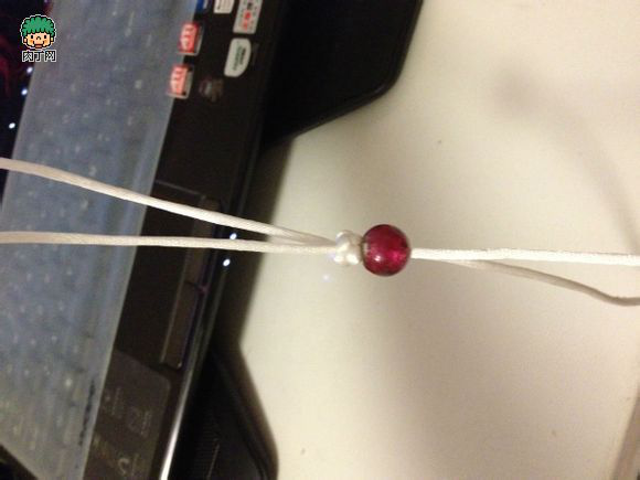 抽整的诀窍是玉结的上下各两根线【看上去】都是在中心的，一直保持两个线在结子的中心就基本不会错。