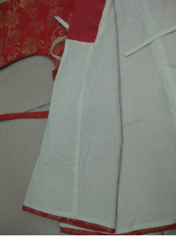 下图几个地方就是。挂里之后应该是要“里布比表布要短的地方”