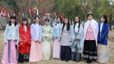 南师大女生节：青年学子身穿汉服祈福