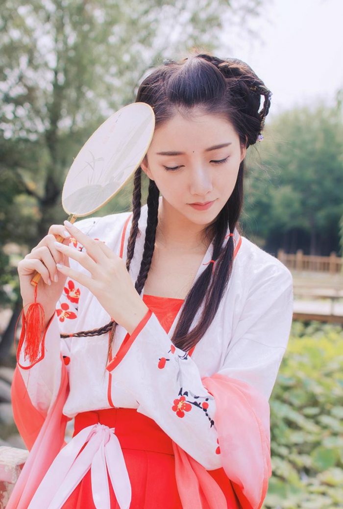 武大汉服女神实力穿越 蹙眉娇态似黛玉-图片6