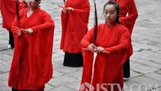 南京百名学子身着汉服“春日祭孔”