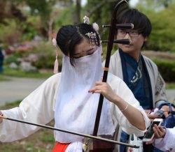 上巳节汉服美女齐聚玄武湖 体验传统成人礼