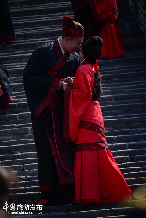 金山岭长城见证新人甜蜜 汉服婚礼style让人震惊-图片8