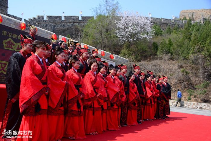 金山岭长城见证新人甜蜜 汉服婚礼style让人震惊-图片5