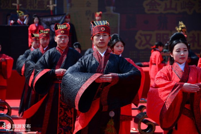 金山岭长城见证新人甜蜜 汉服婚礼style让人震惊-图片6