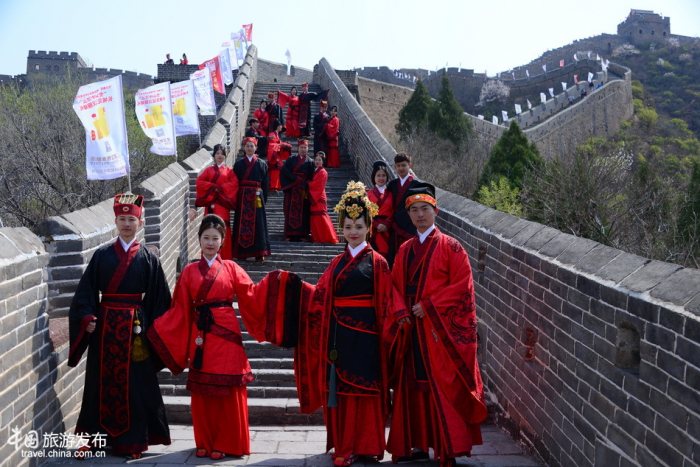 金山岭长城见证新人甜蜜 汉服婚礼style让人震惊-图片9