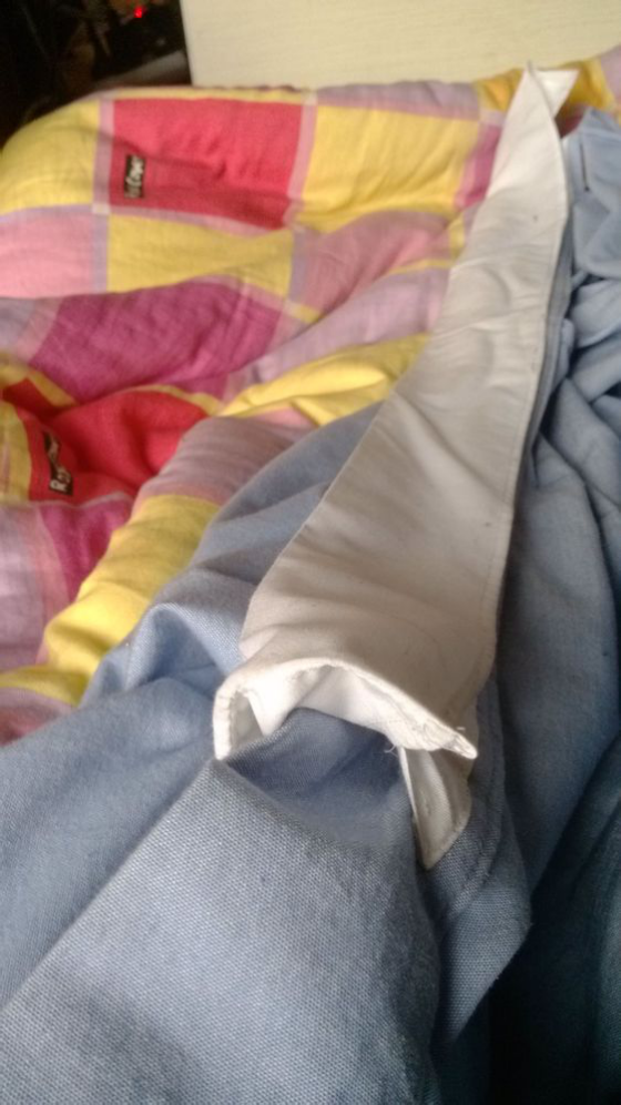 塞完后，用手指把里面弄整齐。。。。另一边也是一样。