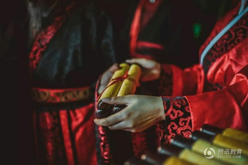 最复古毕业典礼!毕业生着汉服行三拜之礼-图片2