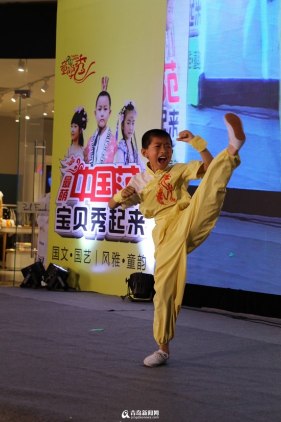 实拍少儿国学大赛 穿汉服诵经典实在太萌了-图片2