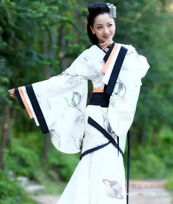 汉服包括衣裳、首服、发式、面饰、鞋履、配饰等共同组合的整体衣冠系统，浓缩了华夏文化的纺织、蜡染、夹缬、锦绣等杰出工艺和美学。