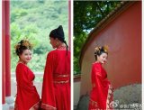 相山风景区迎来一对汉服小夫妻 身着汉服眉目流苏