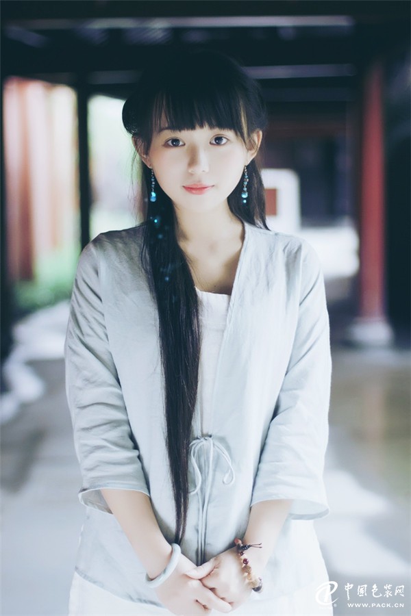 美如水墨画一般的着汉服女子-图片14