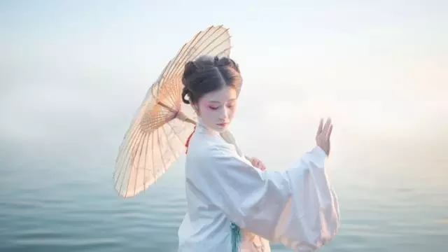 玲珑骰子安红豆,入骨相思知不知?