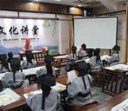 穿汉服点朱砂东江嘴村学童回归传统文化