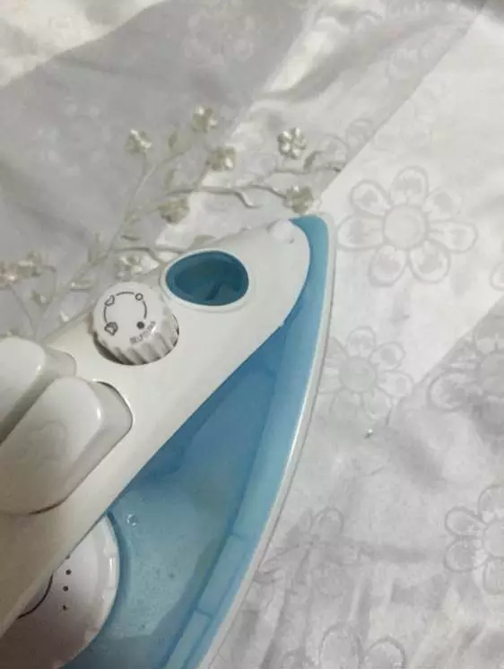 熨烫平整之后，这件短袄就完成了