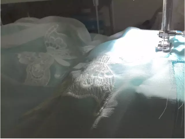 唐朝就开始穿T恤了？坦领襦裙的探索制作-图片8