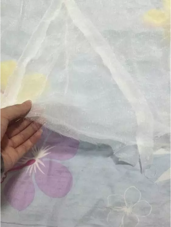 9、下裙裙长大概做了70cm，我做了3米的下摆（只用了不到2米的布，因为布料宽幅是1.5，所以裁剪两块长70cm、宽1.5米的布，按图中所示缝合，就是3米摆了，非常节约布料。）打好褶子，注意宽度和上衣保持一致